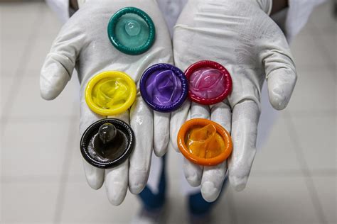 Fafanje brez kondoma za doplačilo Spolna masaža Rokupr